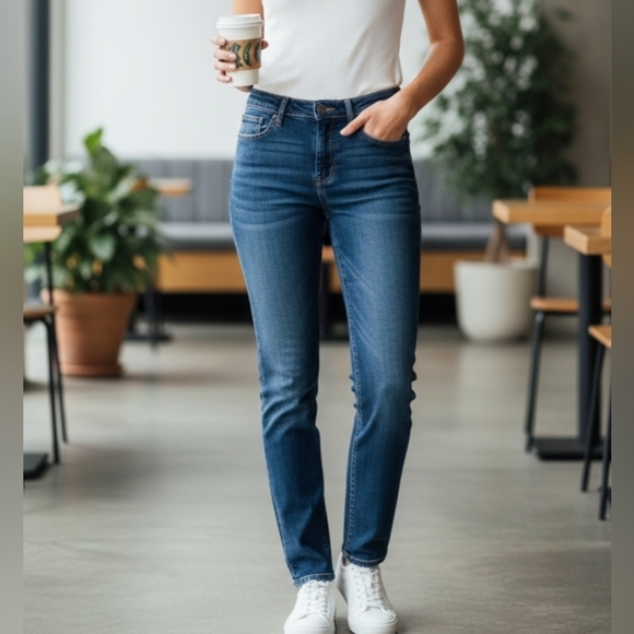 Lucky Brand Denim - Lucky Brand Mid Rise Straight Blue Jeans 6/28 .NWT